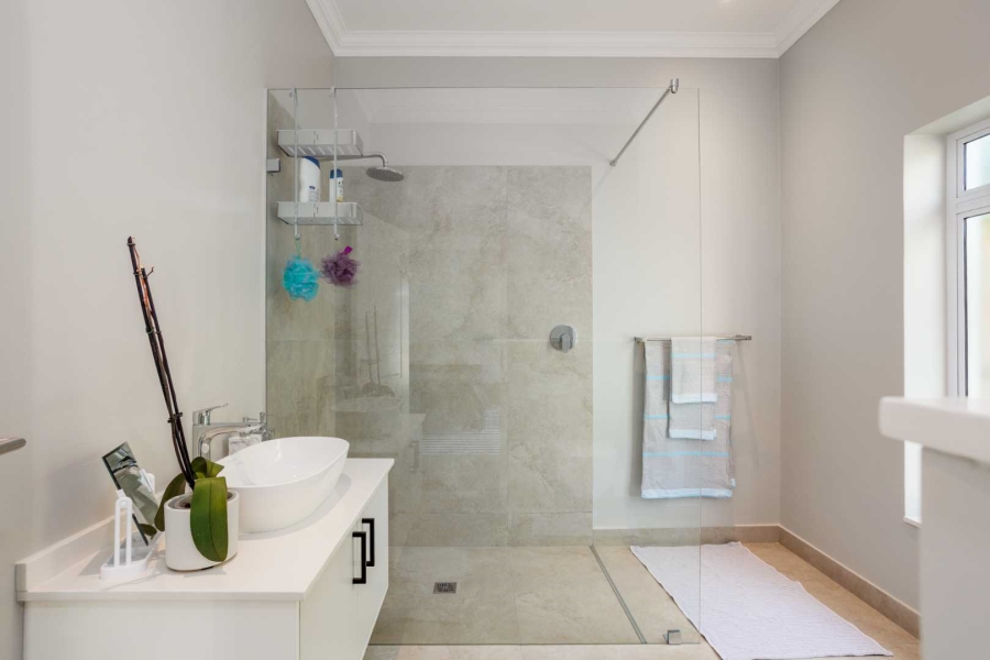 5 Bedroom Property for Sale in Val De Vie Estate Western Cape